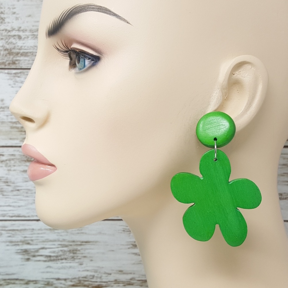 Vintage Green Wood Flower Earrings